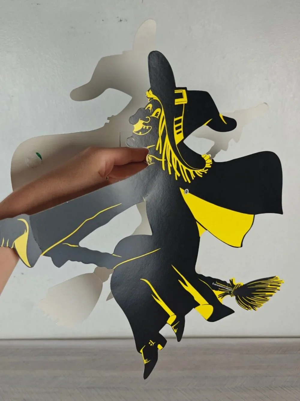 Vintage 1978 Beistle Die-Cut Hanging Witch 3D Halloween Decoration 14